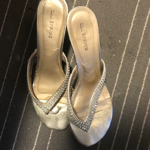 Gold sandals - Picture 1 of 1